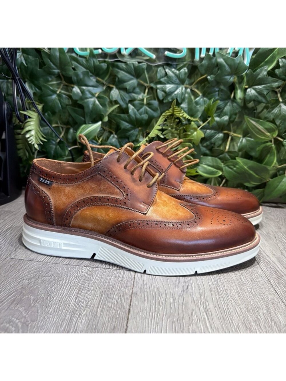 TAFT 365 104Size 9.5 Honey Brown Leather Wingtip Brogue Oxford Shoes